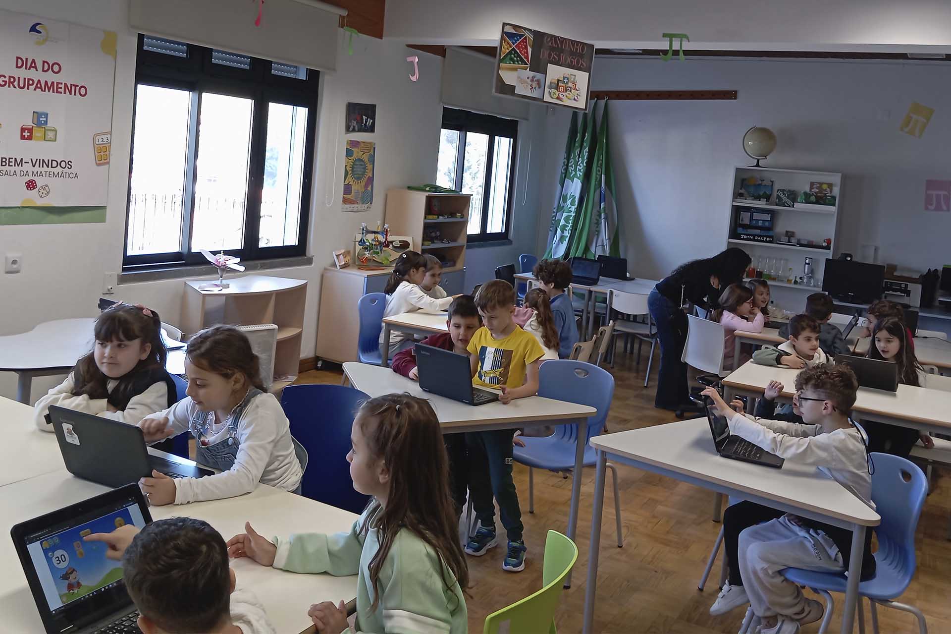 Grupo de Matemática dinamiza atividades no Dia do Agrupamento