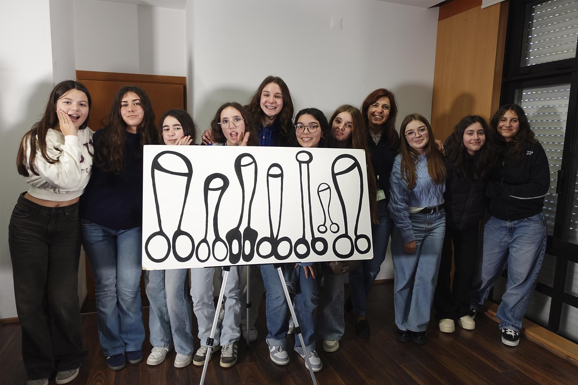 Gargalhadas, aplausos e reflexão: o teatro veio à nossa escola!